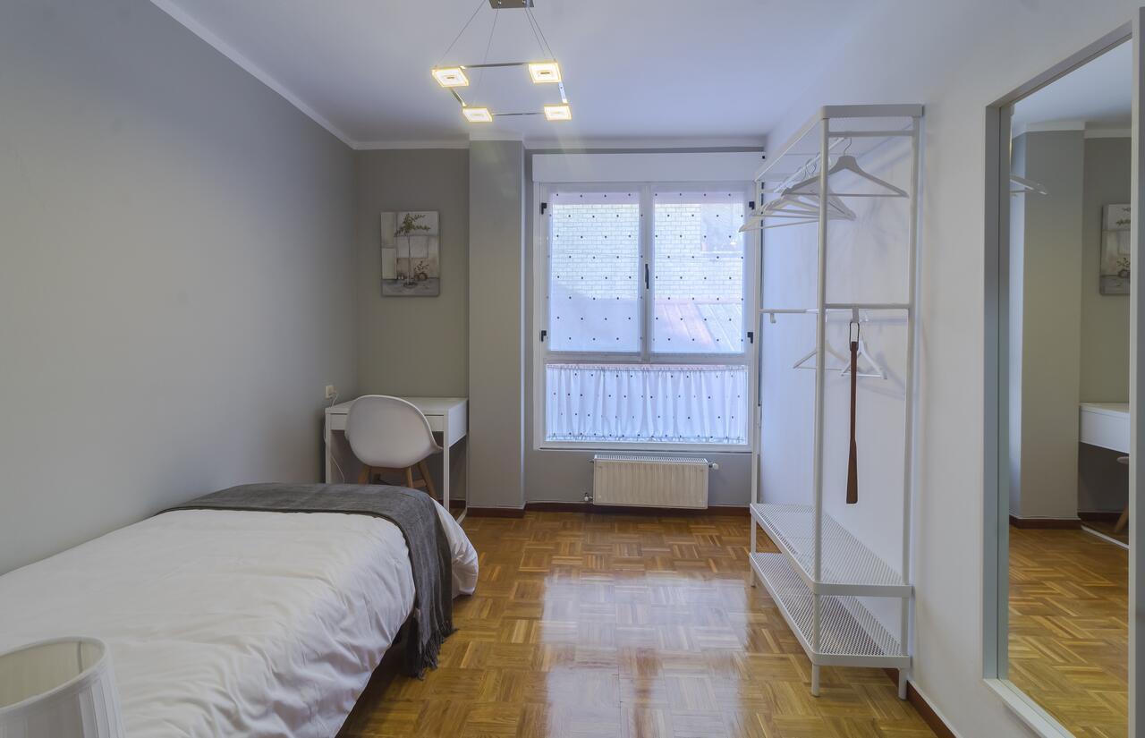 Apartamento Vital Aza ポラ・デ・レナ エクステリア 写真